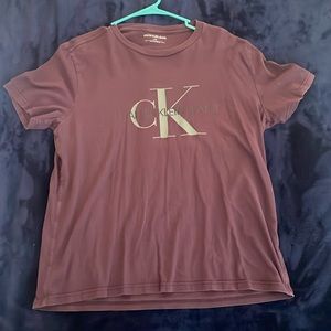 Calvin Klein maroon t shirt